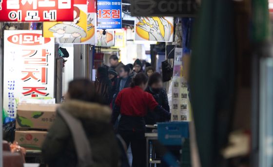 최악의 새해 맞이한 전통시장·소상공인…경기전망 '꽁꽁'