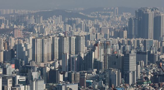 '고금리 이자 부담에 서울 아파트 경매 건수 9년만에 최다'