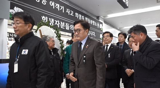 합동분향소 찾은 우원식 국회의장 '무거운 마음'