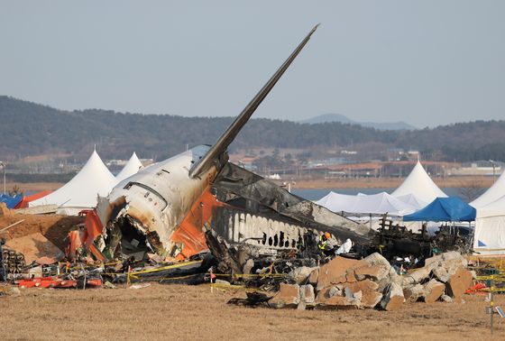 무안공항 '콘크리트' 둔덕 논란…중대시민재해 첫 사례 될까