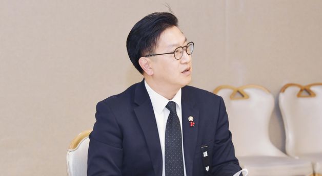 기재차관 "경제 모니터링 한층 강화…이상징후 시 신속 대응"