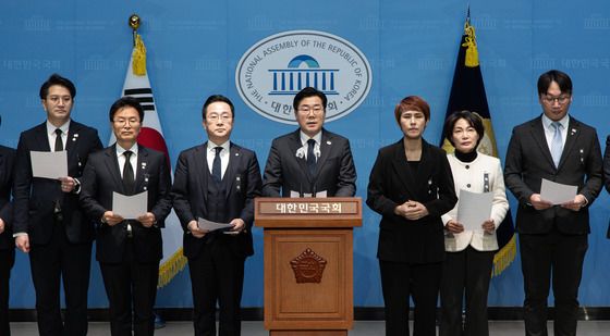 국회 운영위 야당위원 '경호처 체포영장 집행 협조 촉구'