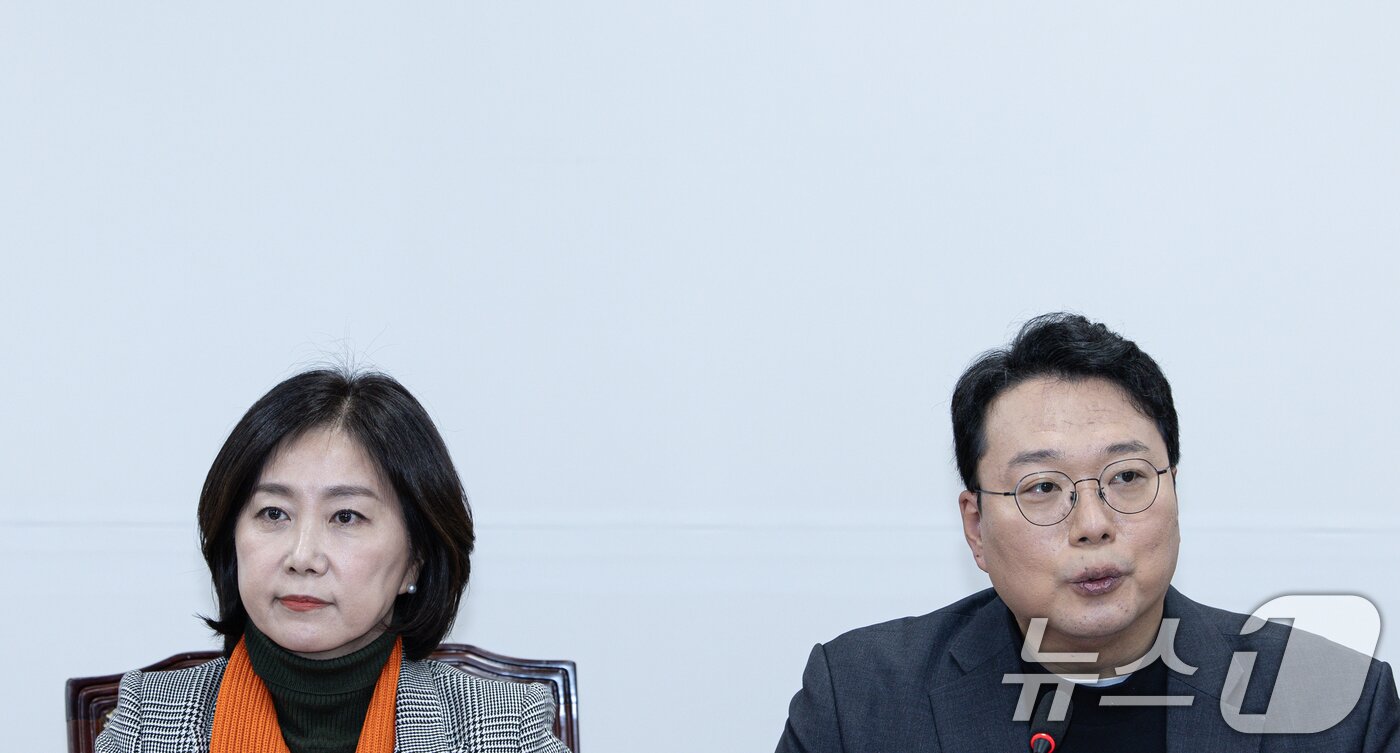 본문 이미지 - 천하람 개혁신당 원내대표가 20일 오전 서울 여의도 국회에서 열린 최고위원회의에서 발언을 하고 있다. 2025.1.20/뉴스1 ⓒ News1 이재명 기자