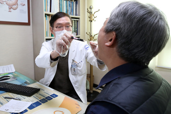 동네 의원이 '주치의' 된다…한국형 일차의료 시범사업 시동