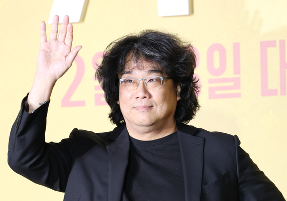 봉준호 첫 장편 애니 '앨리' 제작 확정…아기돼지오징어의 여정