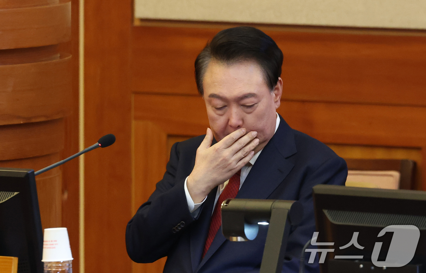 (서울=뉴스1) 사진공동취재단 = 윤석열 대통령이 21일 서울 종로구 헌법재판소에서 열린 탄핵심판 3차 변론기일에 출석해 있다. 2025.1.21/뉴스1