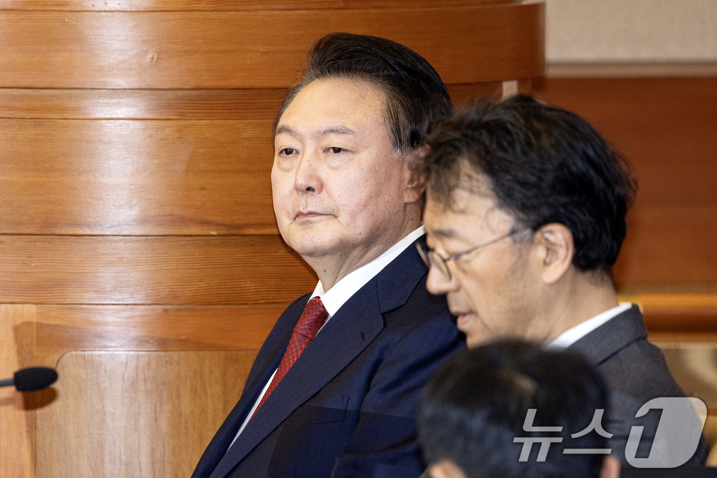 (서울=뉴스1) 사진공동취재단 = 윤석열 대통령이 21일 서울 종로구 헌법재판소에서 열린 탄핵심판 3차 변론기일에 출석해 있다. 2025.1.21/뉴스1