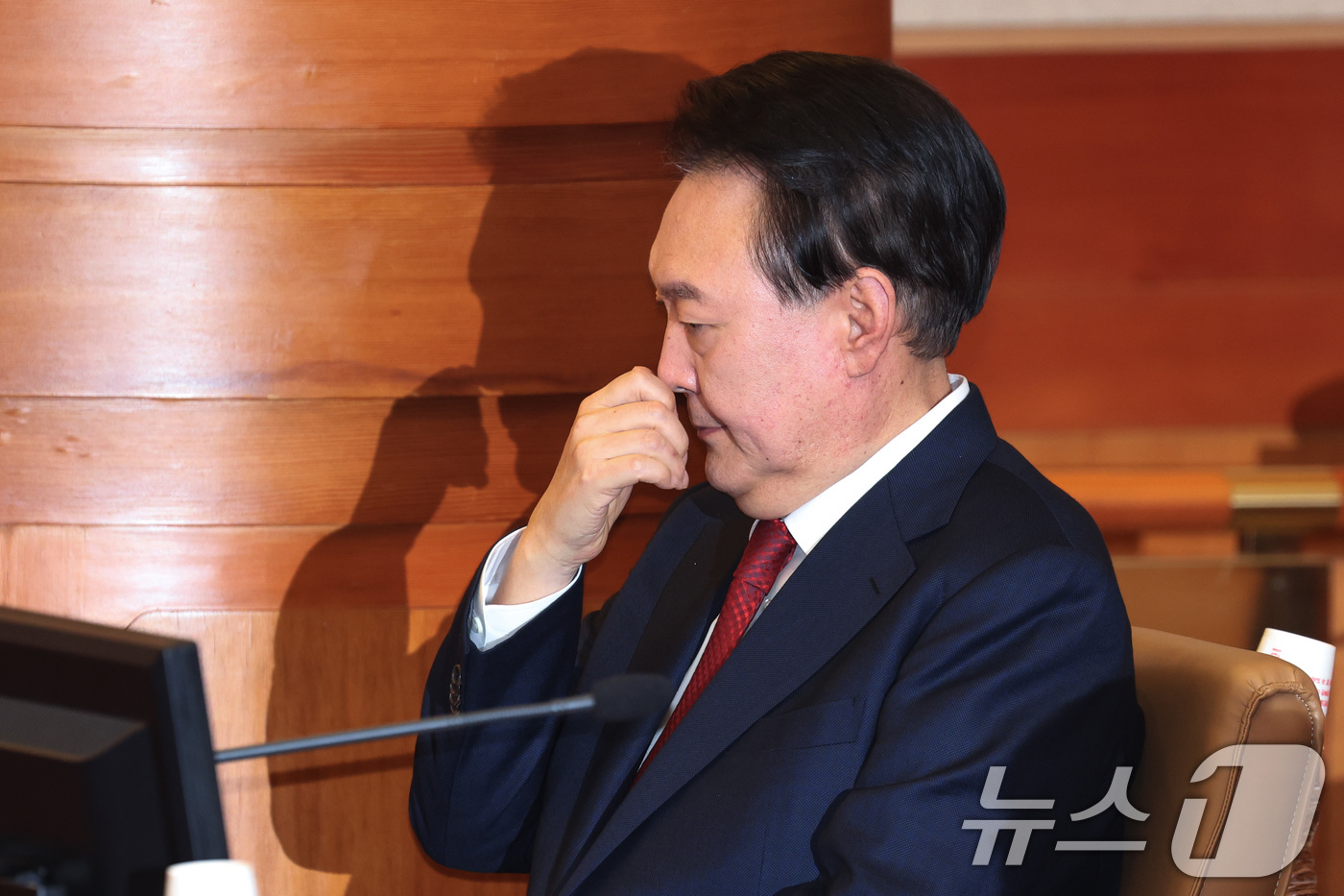 (서울=뉴스1) 사진공동취재단 = 윤석열 대통령이 21일 서울 종로구 헌법재판소에서 열린 탄핵심판 3차 변론기일에 출석해 있다. 2025.1.21/뉴스1