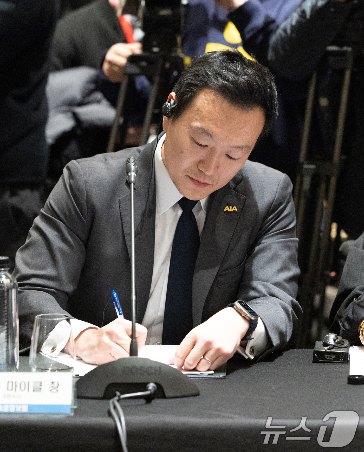 (서울=뉴스1) 이승배 기자 = 네이슨 마이클 촹 AIA생명보험 대표이사가 21일 서울 여의도 페어몬트호텔에서 열린 금융감독원-외국계 금융회사 CEO 간담회에 참석하고 있다. 20 …