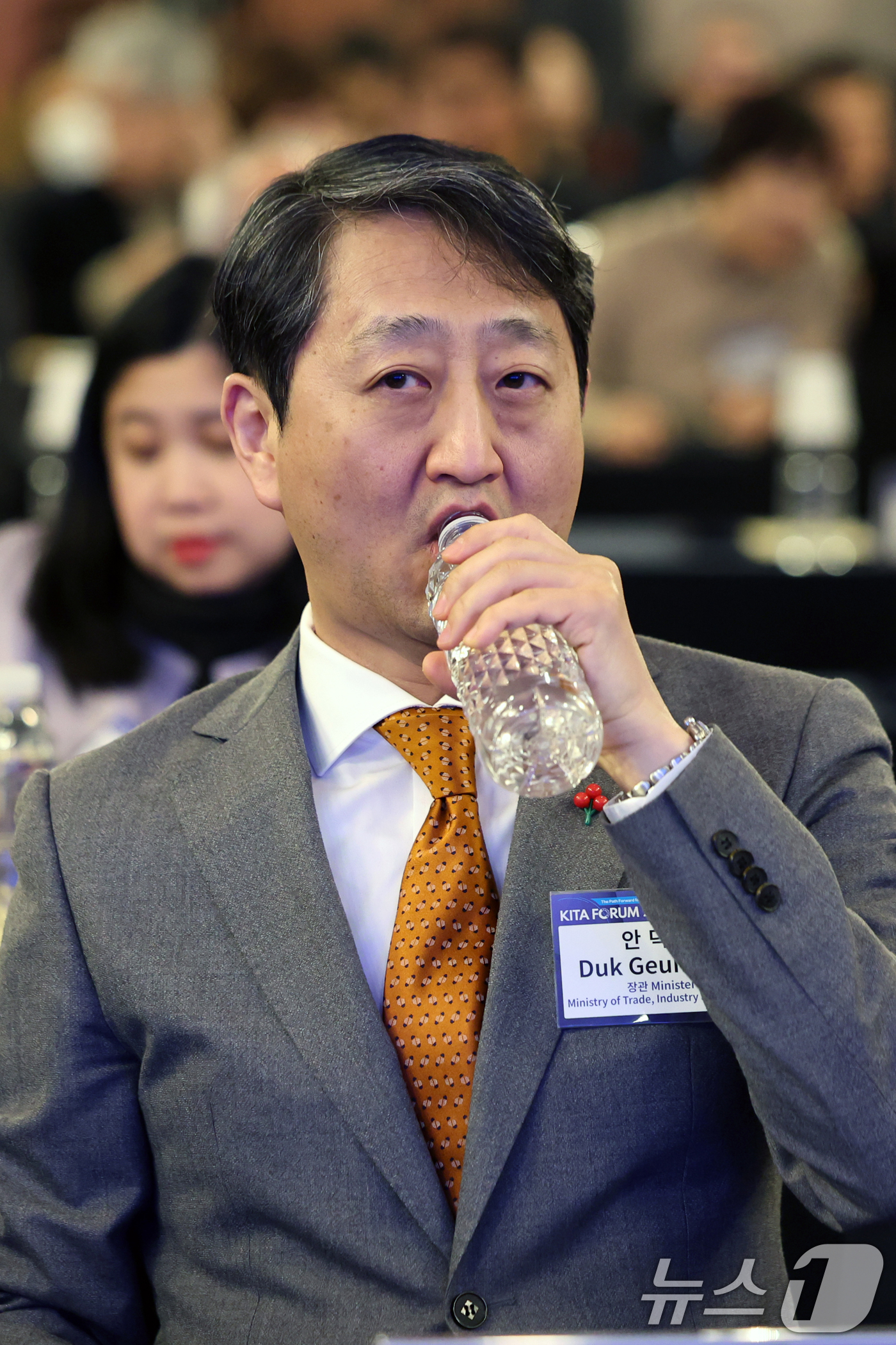 (서울=뉴스1) 황기선 기자 = 안덕근 산업통상자원부 장관이 21일 오후 서울 강남구 그랜드 인터컨티넨탈 서울 파르나스 호텔에서 열린 '2025 한국무역협회(KITA) 세계무역포럼 …