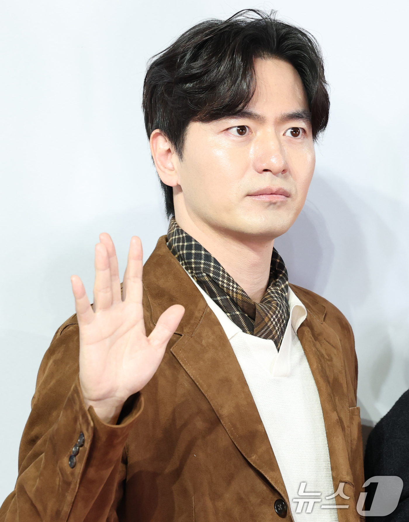 (서울=뉴스1) 권현진 기자 = 배우 이진욱이 21일 서울 송파구 롯데시네마 월드타워점에서 열린 영화 '검은 수녀들'(감독 권혁재) VIP 시사회에서 포즈를 취하고 있다.'검은 수 …