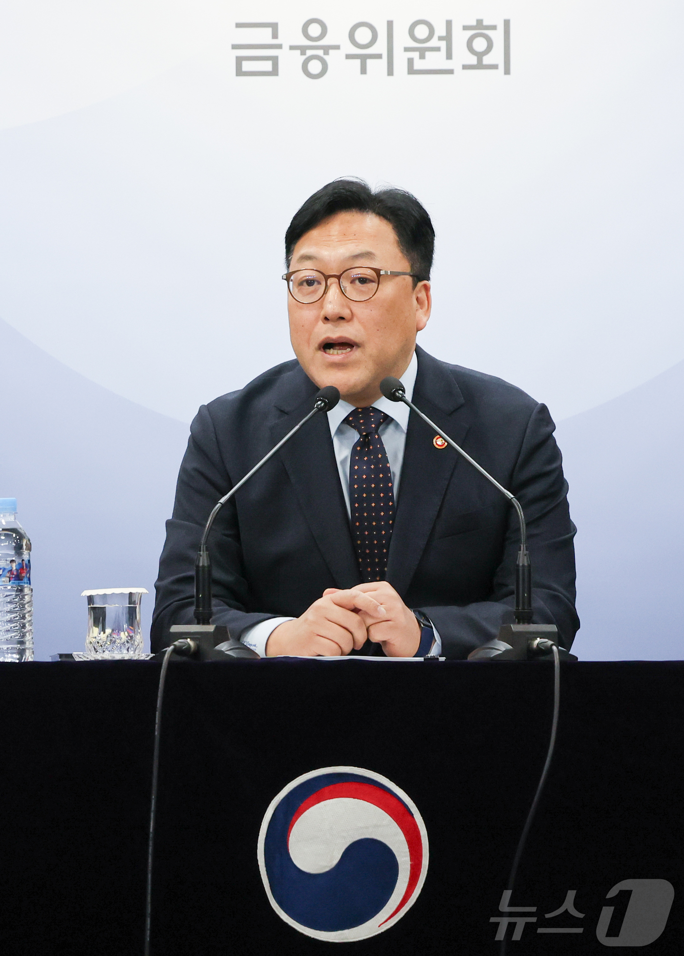 (서울=뉴스1) 허경 기자 = 김병환 금융위원장이 22일 서울 종로구 정부서울청사에서 열린 출입기자단 월례 간담회에서 발언하고 있다. 2025.1.22/뉴스1