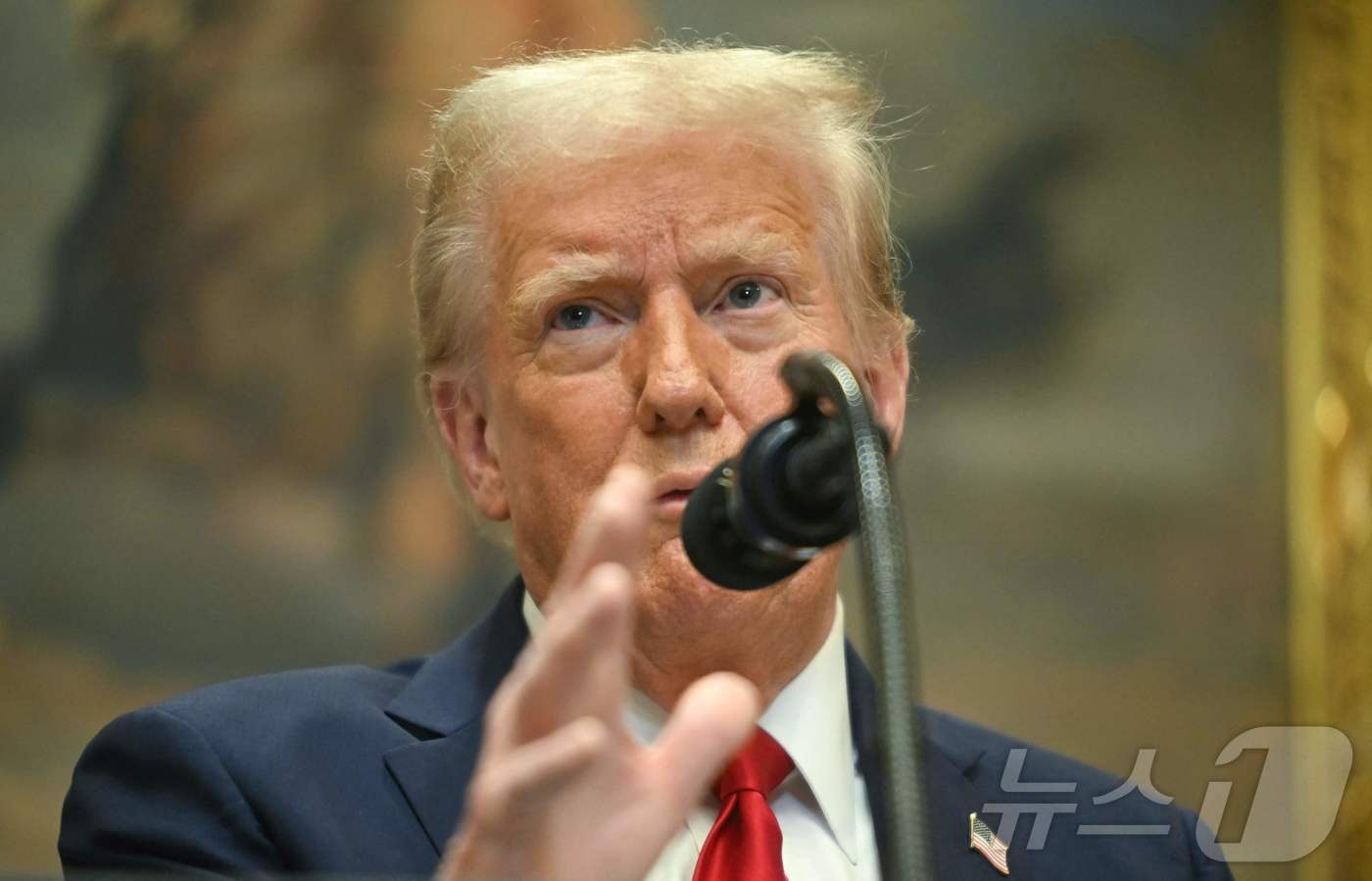 본문 이미지 - 도널드 트럼프 미국 대통령이 21일&#40;현지시간&#41; 워싱턴 백악관에서 기자회견을 갖고 있다. 2025.01.22. ⓒ AFP=뉴스1 ⓒ News1 우동명 기자