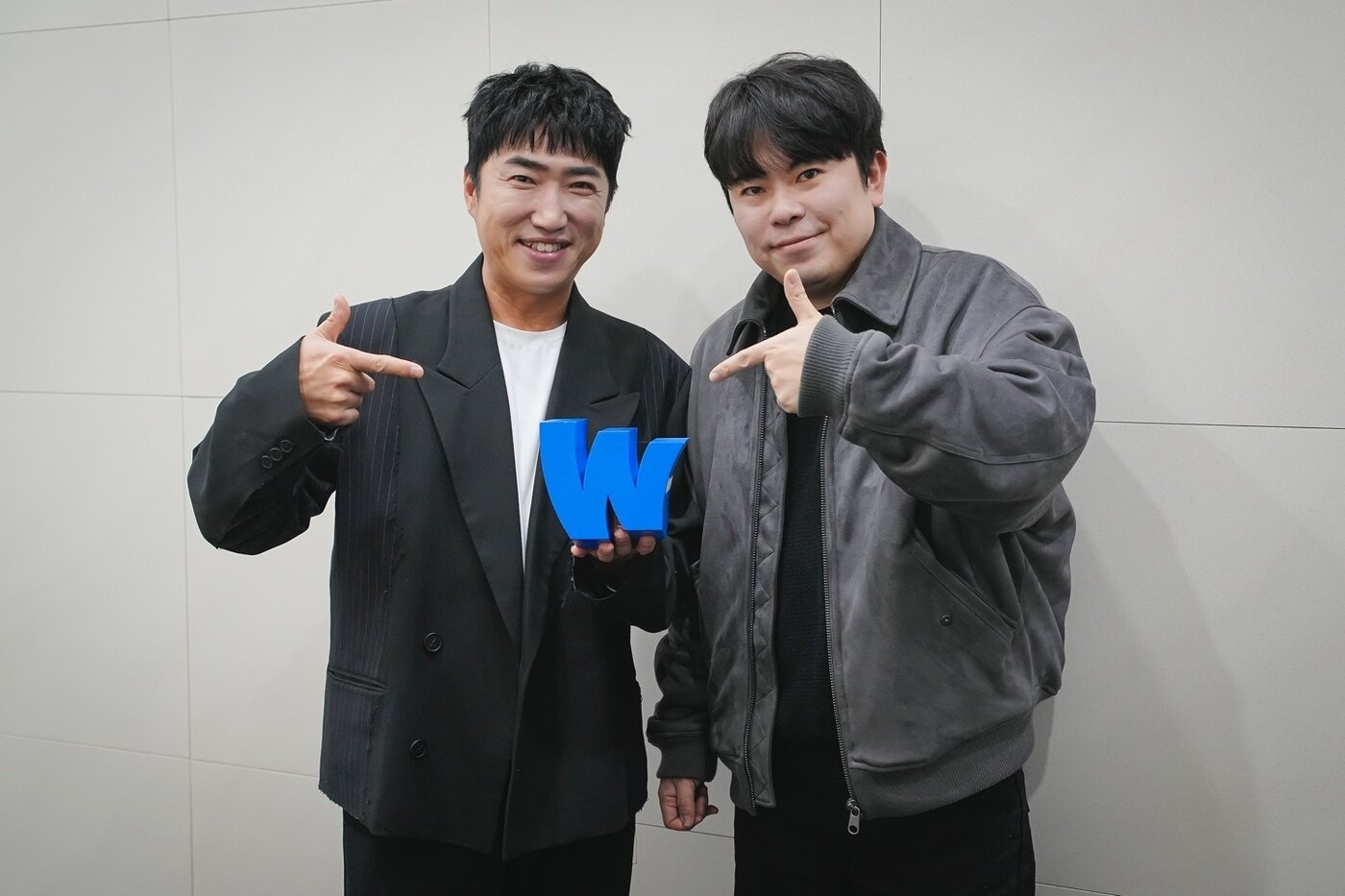 본문 이미지 - 코미디언 장동민(왼쪽), 현정완 PD / 사진제공=웨이브
