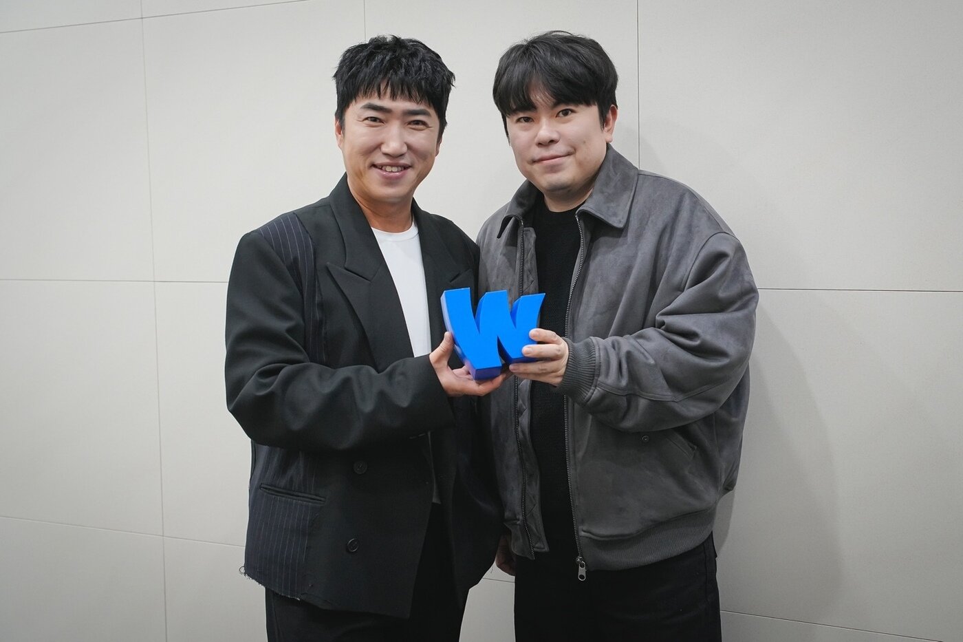 본문 이미지 - 코미디언 장동민(왼쪽), 현정완 PD / 사진제공=웨이브