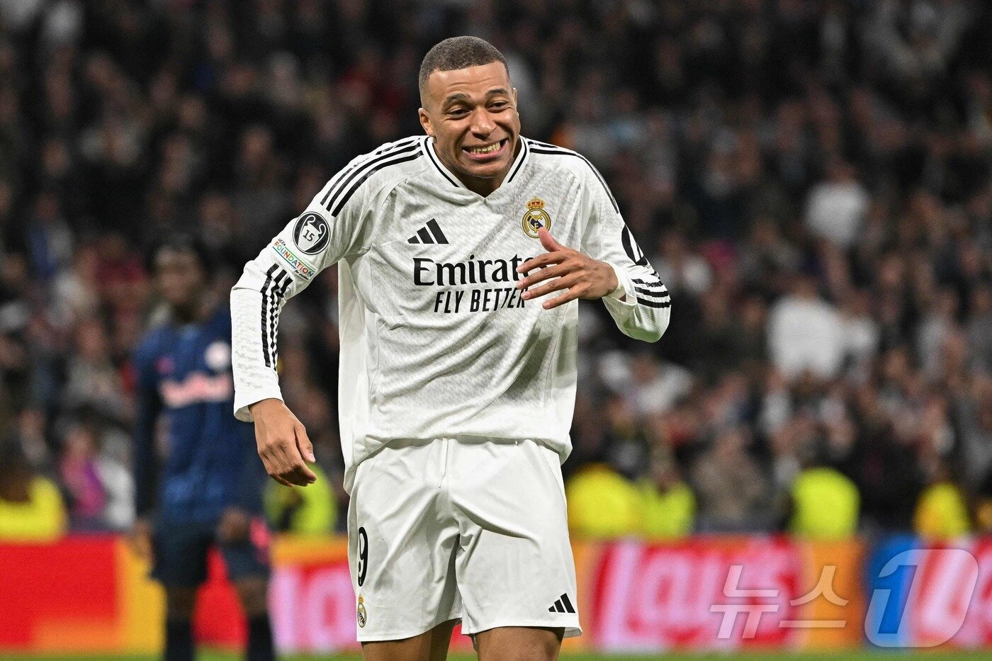 본문 이미지 - 잘츠부르크를 상대로 득점한 킬리안 음바페 ⓒ AFP=뉴스1