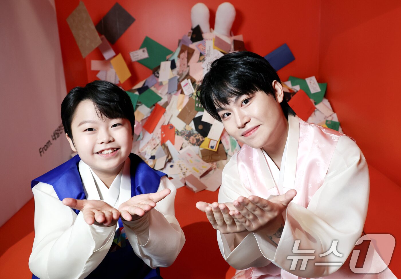 본문 이미지 - 트로트 가수 황민호&#40;왼쪽&#41; 황민우 형제 ⓒ News1 권현진 기자