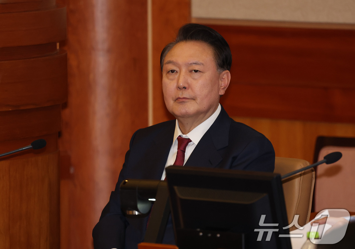 (서울=뉴스1) 사진공동취재단 = 윤석열 대통령이 23일 오후 서울 종로구 헌법재판소 대심판정에서 열린 탄핵심판 4차 변론기일에 출석해 있다. 2025.1.23/뉴스1