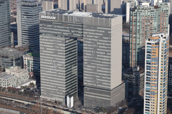 두산, SK실트론 인수자금 불확실성 해소에 8%대 급등[핫종목]