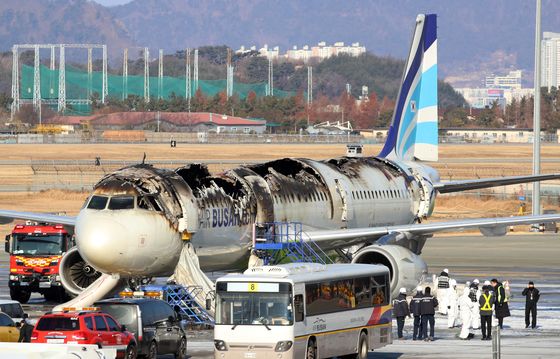 제주항공 참사 한 달 만에 LCC 화재…안전 문제 '재점화'