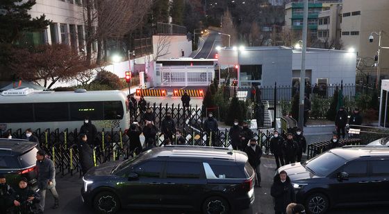 공수처 진입 막는 대통령 경호처