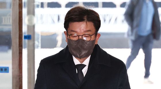 '대통령 체포 영장 집행 돌입' 굳은 표정의 권성동