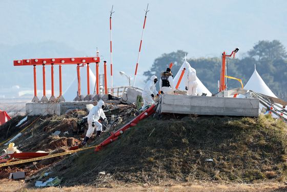 "김해공항 로컬라이저도 국제기준 위반해 설치"