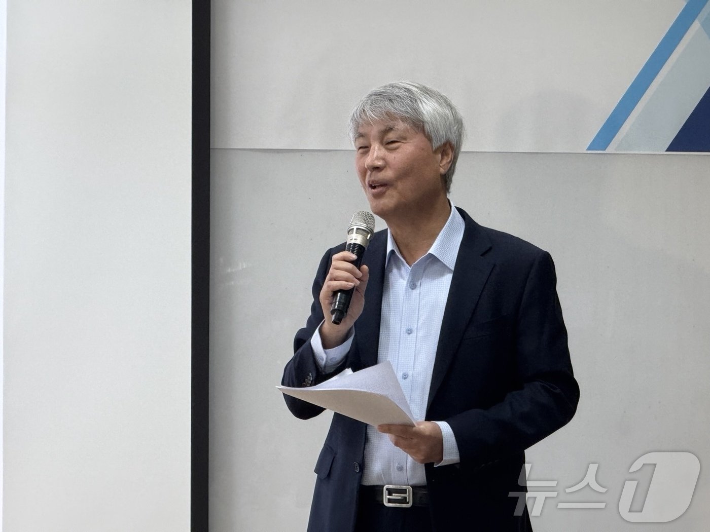 본문 이미지 - 석창규 웹케시그룹 회장이 기자간담회에서 발언하고 있다. ⓒ 뉴스1 김형준 기자