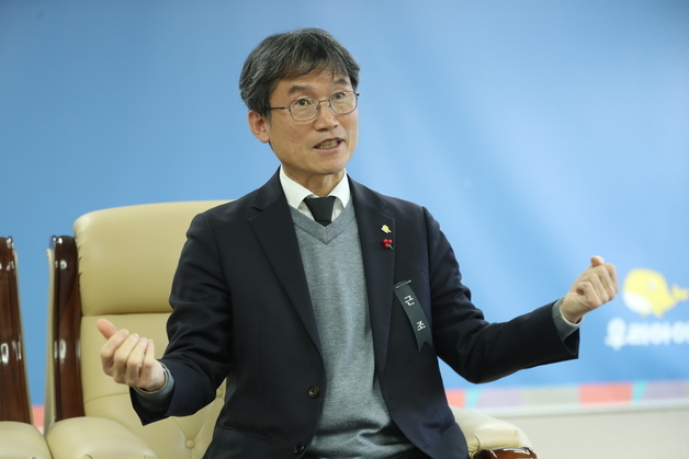 "울산교육의 발전을 응원하겠다"…천창수 울산교육감 퇴임