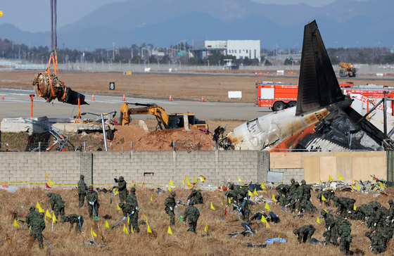 '참사' 콘크리트 둔덕·철골 구조물, 무안·여수·김포·제주공항 남아(종합)