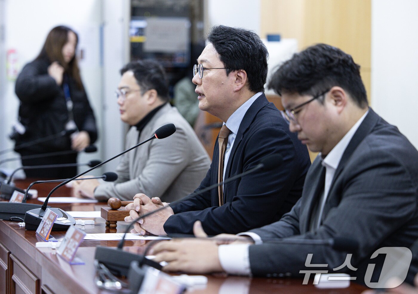 본문 이미지 - 천하람 개혁신당 원내대표 겸 당대표 권한대행이 31일 오전 서울 여의도 국회 의원회관에서 열린 최고위원회의에서 발언을 하고 있다. 2025.1.31/뉴스1 ⓒ News1 이재명 기자