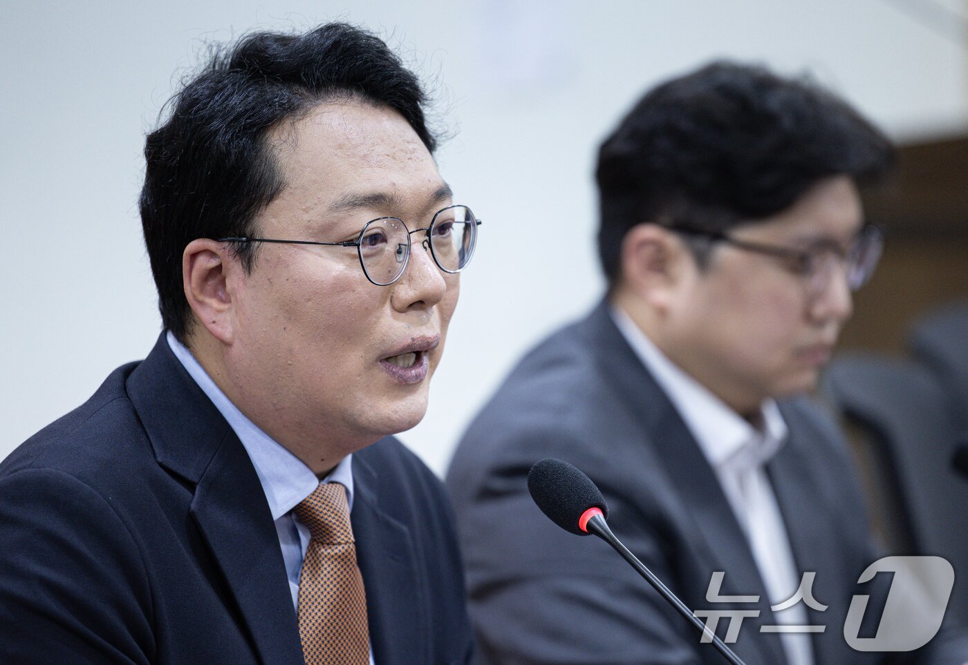 본문 이미지 - 천하람 개혁신당 원내대표 겸 당대표 권한대행이 31일 오전 서울 여의도 국회 의원회관에서 열린 최고위원회의에서 발언을 하고 있다. 2025.1.31/뉴스1 ⓒ News1 이재명 기자