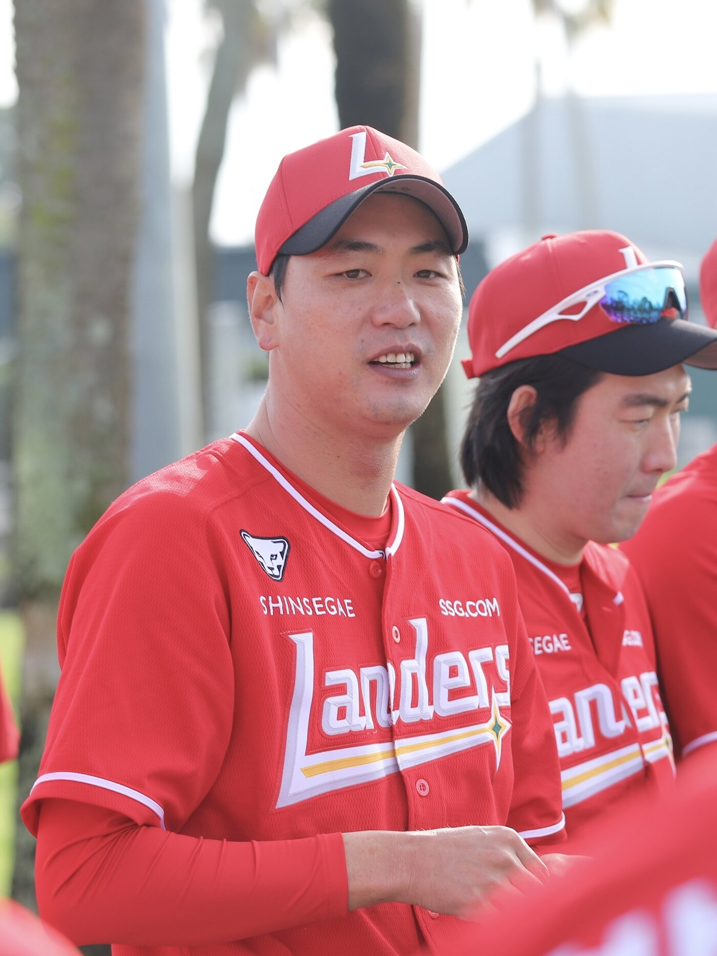 본문 이미지 - 31일(한국시간) 미국 플로리다주 베로비치 캠프에서 시즌 첫 불펜 피칭을 진행한 SSG 랜더스 김광현. (SSG 랜더스 제공) 