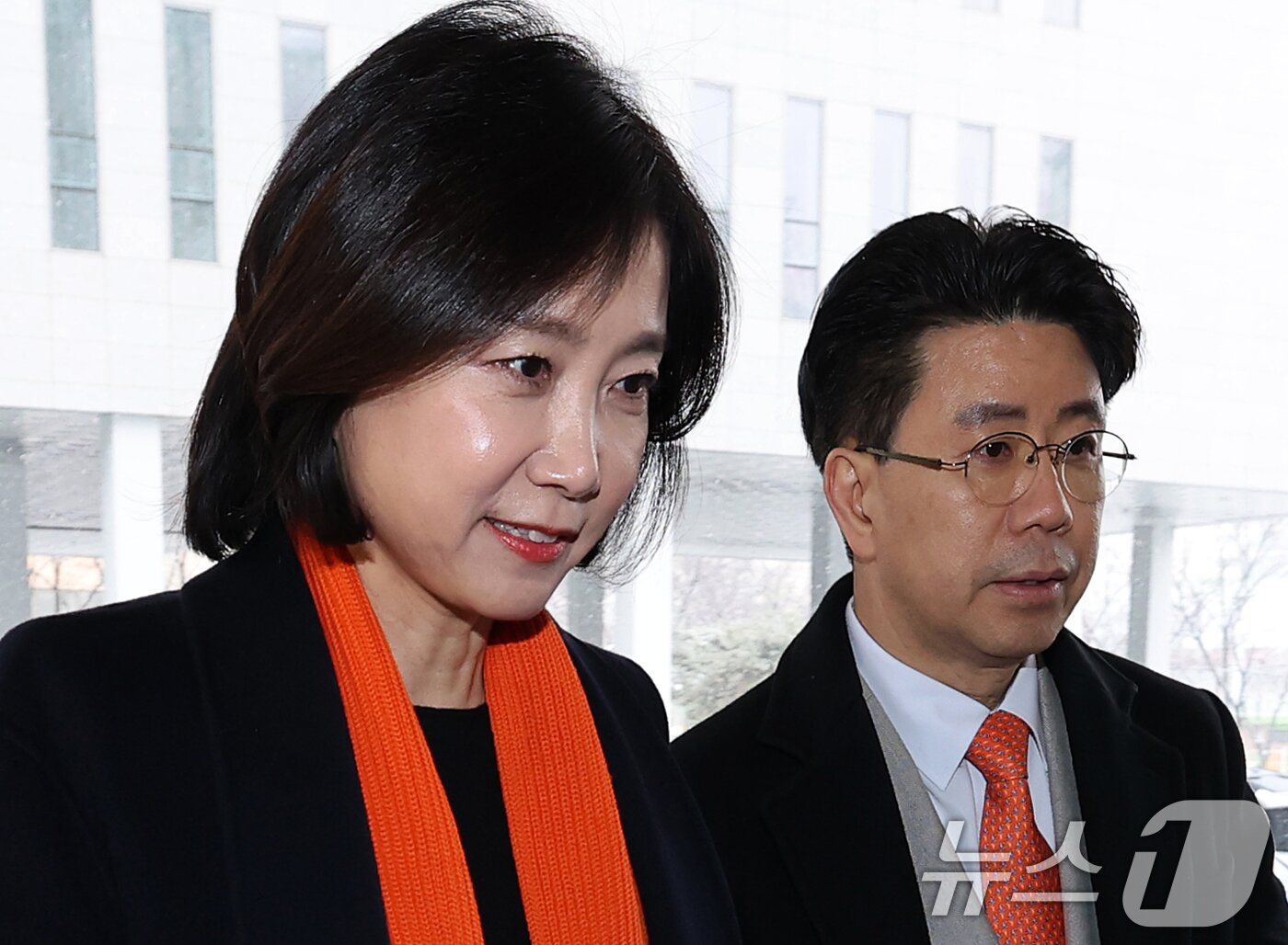 본문 이미지 - 허은아 개혁신당 대표가 31일 오후 서울 서울 양천구 서울남부지방법원에서 열린 개혁신당 가처분사건 심문에 출석하고 있다. 허 대표는 지난 21일 천하람 원내대표 주도로 열린 최고위원회의 의결 사항에 대해 본안 판결 확정시까지 효력을 정지시키거나 무효로 해달라는 내용을 골자로 한 효력정지 가처분신청서를 제출했다. 2025.1.31/뉴스1 ⓒ News1 오대일 기자