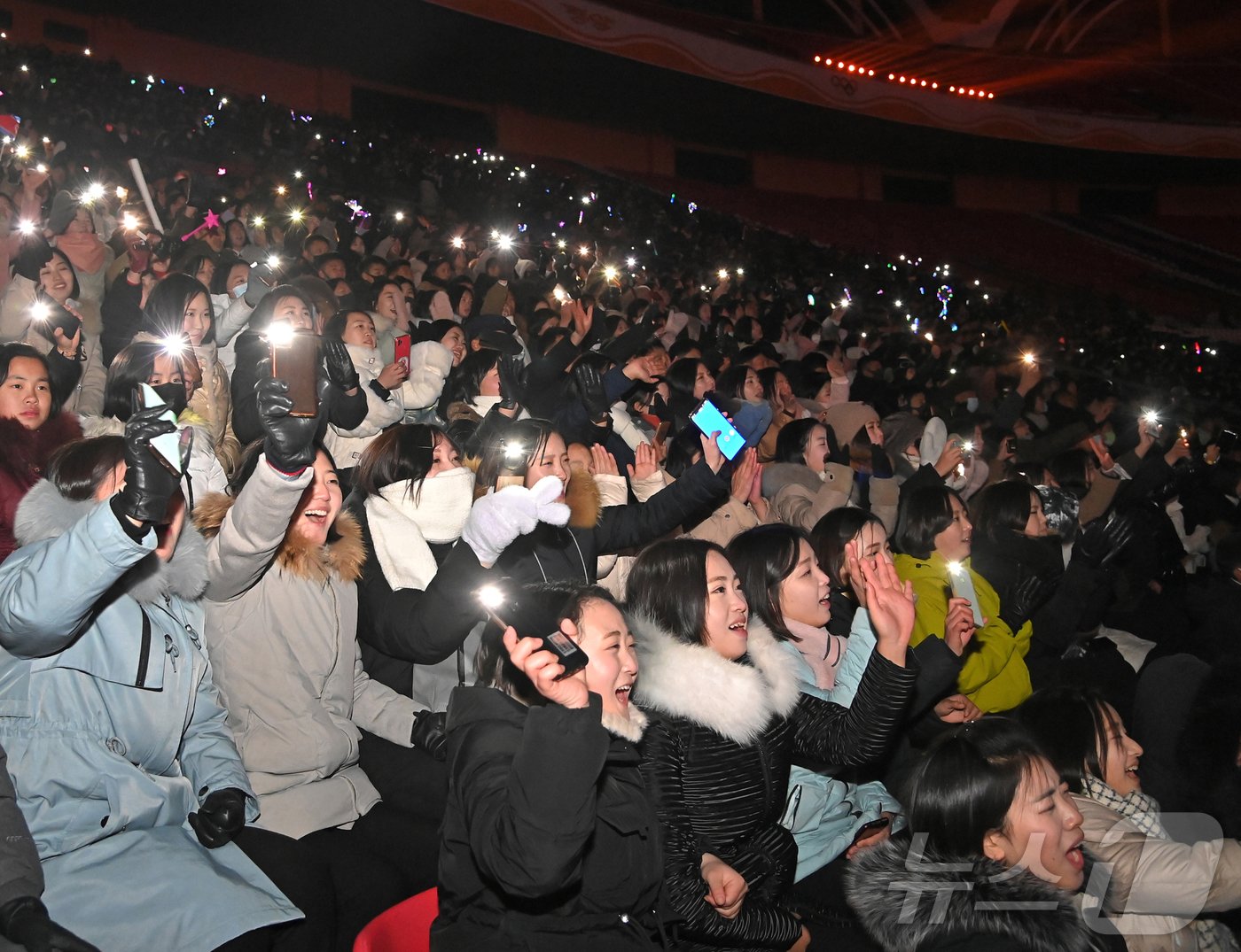 본문 이미지 - (평양 노동신문=뉴스1) = 북한 노동당 기관지 노동신문은 4일 "2025년 신년경축공연이 연일 절찬리에 진행됐다＂라고 보도했다. [국내에서만 사용가능. 재배포 금지. DB 금지. For Use Only in the Republic of Korea. Redistribution Prohibited] rodongphoto@news1.kr