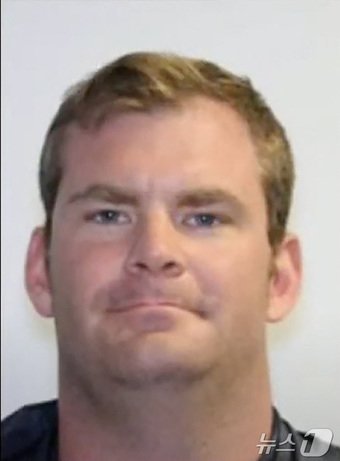 본문 이미지 - 2025년 1월 1일&#40;현지시간&#41; 미국 라스베이거스 트럼프 호텔 앞에서 테슬라 사이버 트럭을 폭발시키고 사망한 것으로 확인된 미 현역 군인&#40;육군&#41; 매슈 리벨스버거&#40;37&#41;. ⓒ 로이터=뉴스1 ⓒ News1 조소영 기자