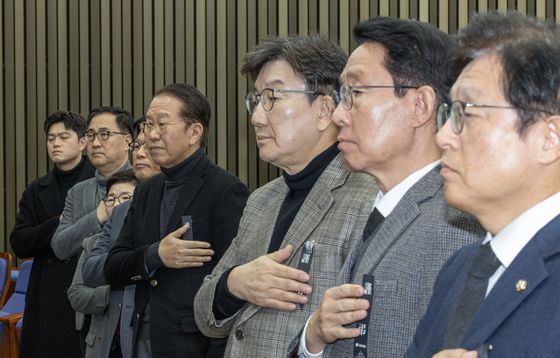 휴일 긴급 의총 여야…尹 체포 불발 공수처·내란죄 배제 갑론을박(종합)