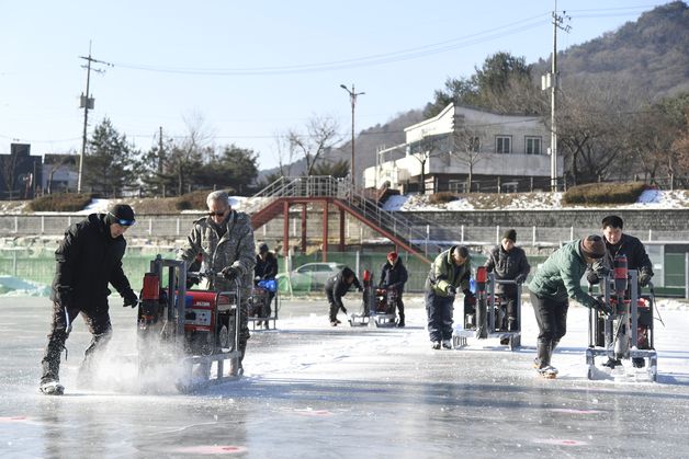 산천어 축제용 산천어 '안전'…축제장 화천천 수질 '청정'