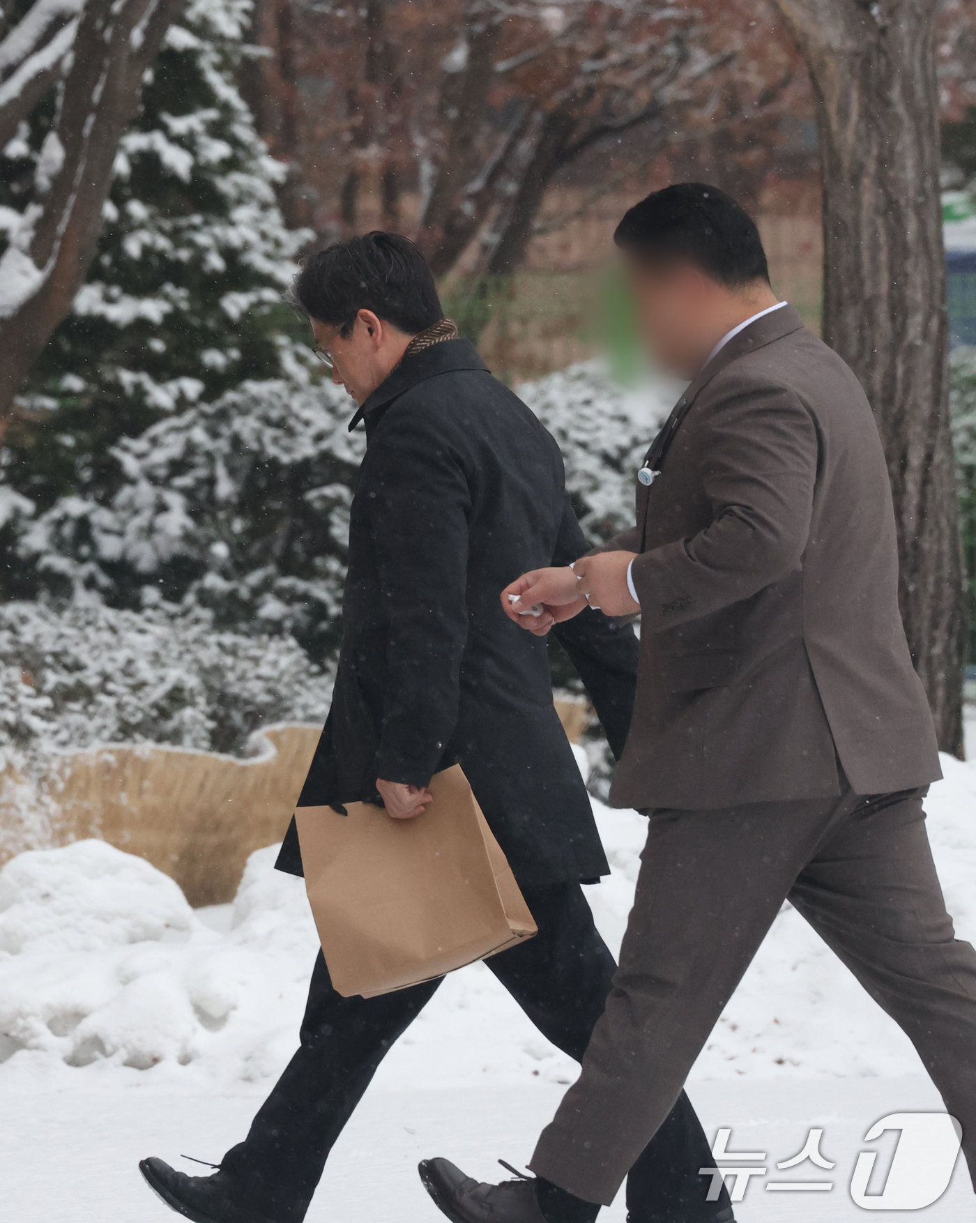 (과천=뉴스1) 김영운 기자 = 윤석열 대통령의 체포영장 기한 만료가 하루 앞으로 다가온 가운데 오동운 공수처장이 5일 오전 경기 과천시 정부과천청사 고위공직자범죄수사처(공수처)로 …