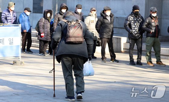 부자가 더 오래 산다…기대 건강수명 격차 최대 8.66년