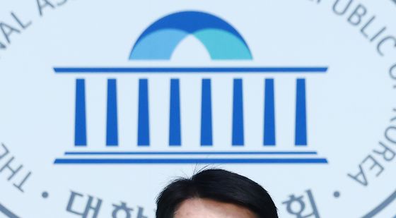 안철수 "국민의힘, 尹 대통령 비호하는 것처럼 보여선 안 돼"