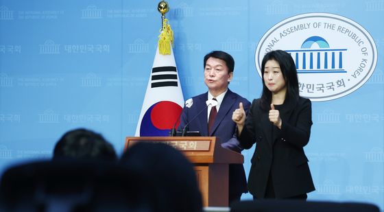 안철수 "국민의힘, 尹 대통령 비호하는 것처럼 보여선 안 돼"