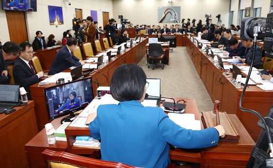 '방통위 의사정족수 3인 이상'…野주도 개정안 과방위 통과