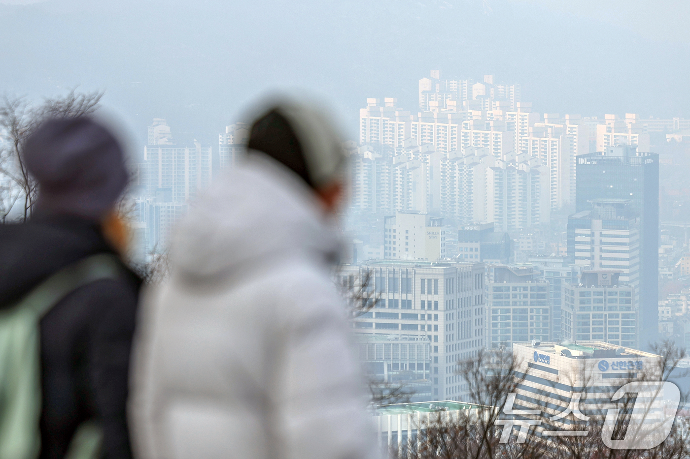 (서울=뉴스1) 민경석 기자 = 한국부동산원이 6일 발표한 2024년 12월 5째주 주간아파트가격동향에 따르면, 서울 아파트 가격이 전 주 대비 보합(0.00%)을 기록하면서 지난 …