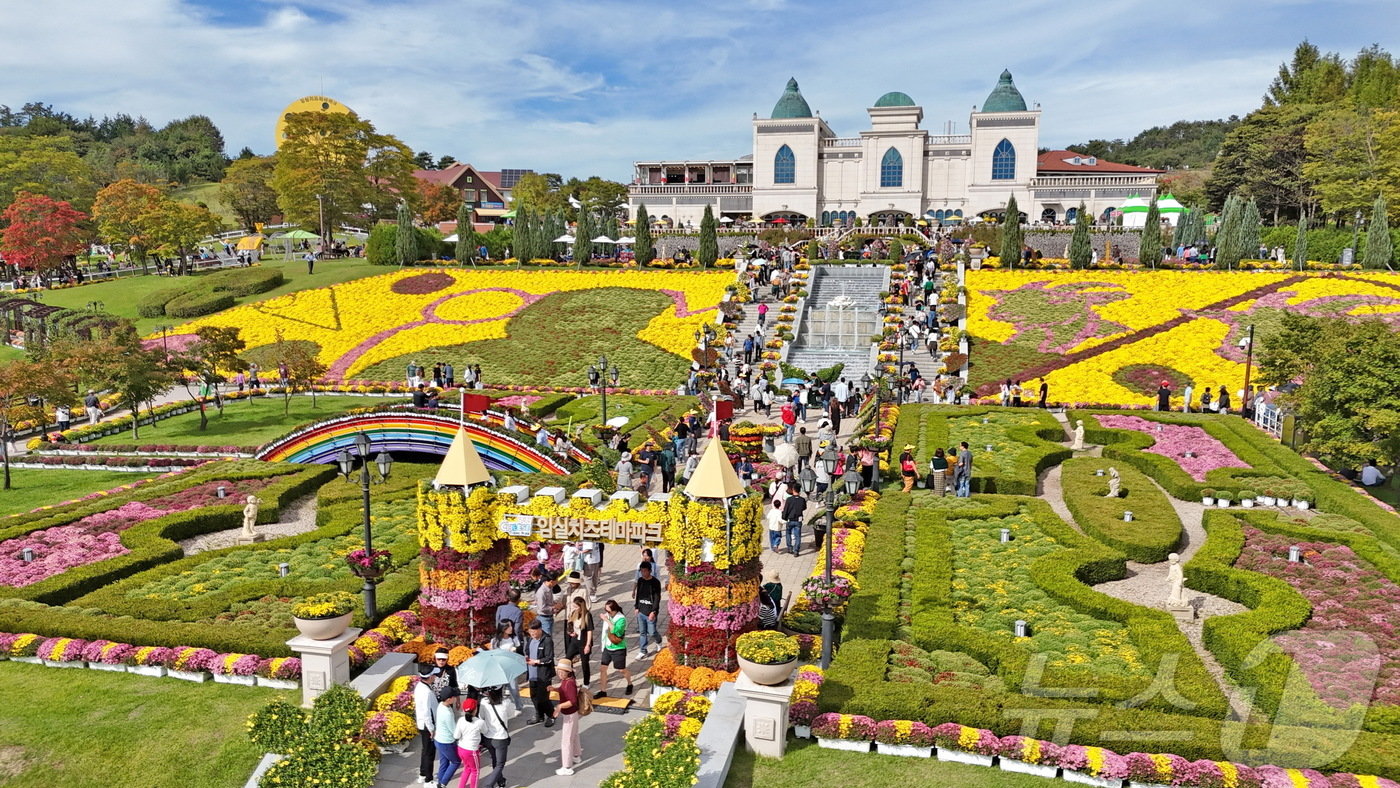 본문 이미지 - 전북자치도 임실군의 대표 축제인 임실N치즈축제가 치즈테마파크 일원에서 열리고 있다.&#40;임실군제공&#41;2025.1.6/뉴스1