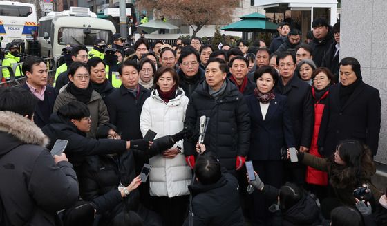 조경태 "관저 간 44명, 나가서 '계엄당' 만들라…권성동, 탈당 요구는 尹에게"