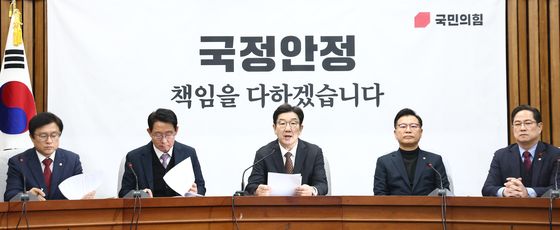 국힘 "죄수 길 걸어온 이재명이 왕 되려 해…탄핵 인질극 또 시동"