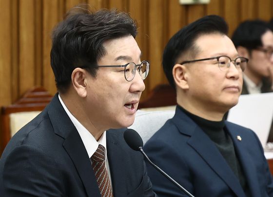 권성동 "공수처, 尹수사 즉시 포기하고 경찰에 이관해야"