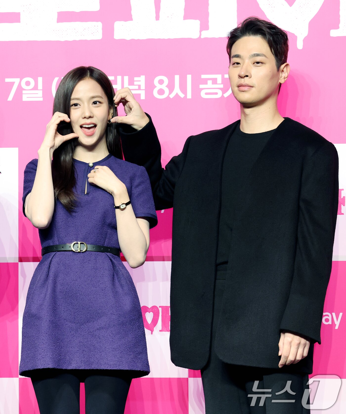 본문 이미지 - 배우 박정민과 블랙핑크 지수&#40;왼쪽&#41;/뉴스1 ⓒ News1 