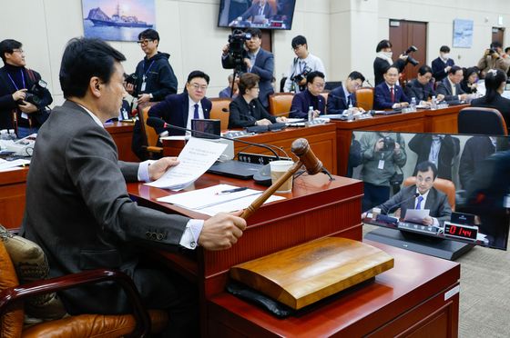 민주 "윤석열, 내란 국정조사 청문회에 반드시 세우겠다"